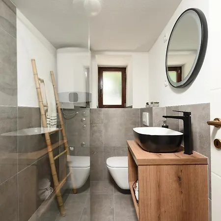 Stone House - Fumarea Apartman *