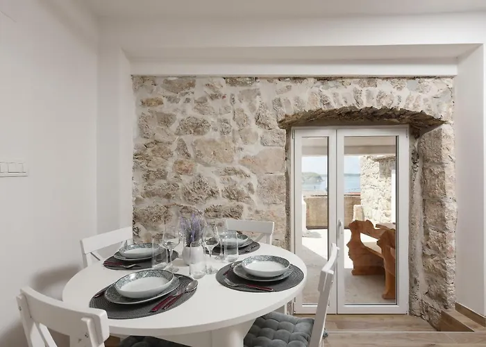 Stone House - Fumarea Apartment