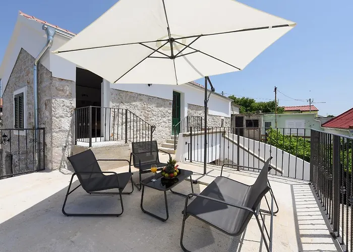 Stone House - Fumarea * Rtina