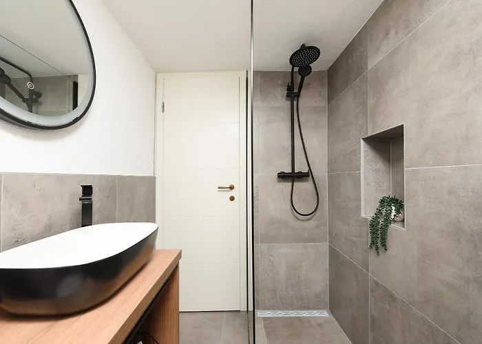 Stone House - Fumarea Apartman
