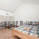 Stone House - Fumarea *