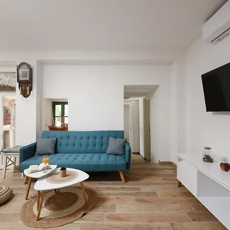 Stone House - Fumarea Rtina