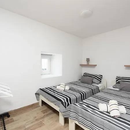 Apartment Stone House - Fumarea *