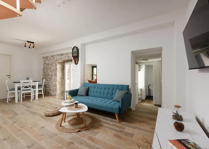 Appartement Stone House - Fumarea Rtina